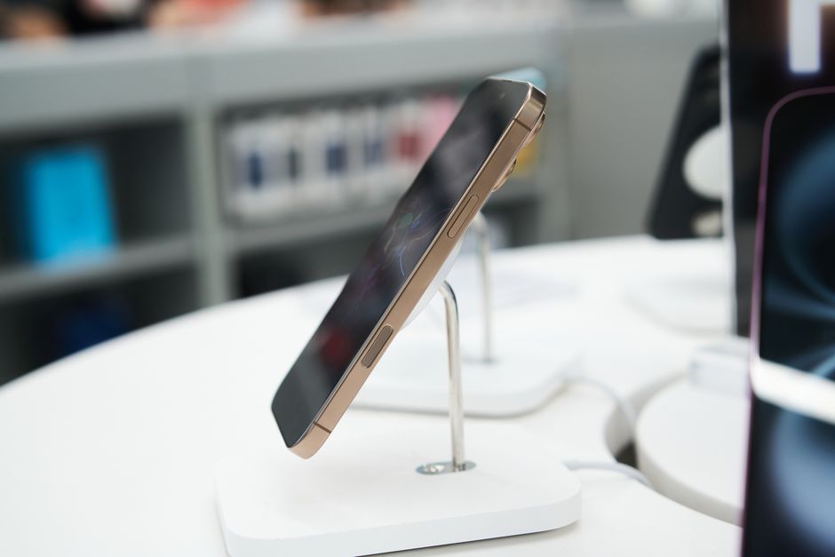 Mobile Tech News 2026: Complete Industry Overview — Trends, Launches & Breakthroughs