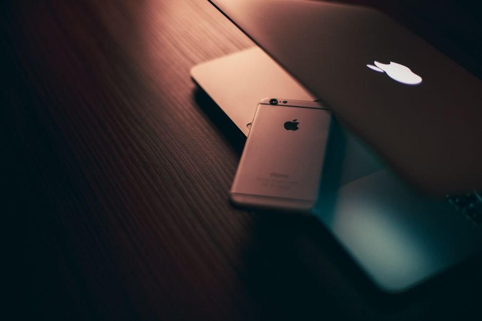 iPhone 18 Pro Colors and Design: Dark Cherry, Titanium, and What’s New