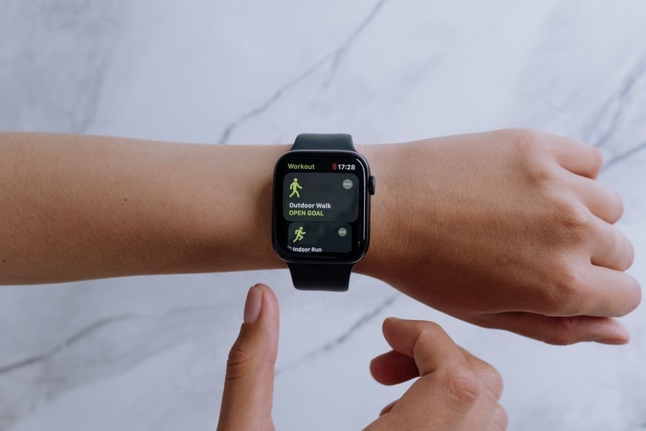 Apple Watch Ultra 4: Thinner, Smarter, and Ready for Adventure