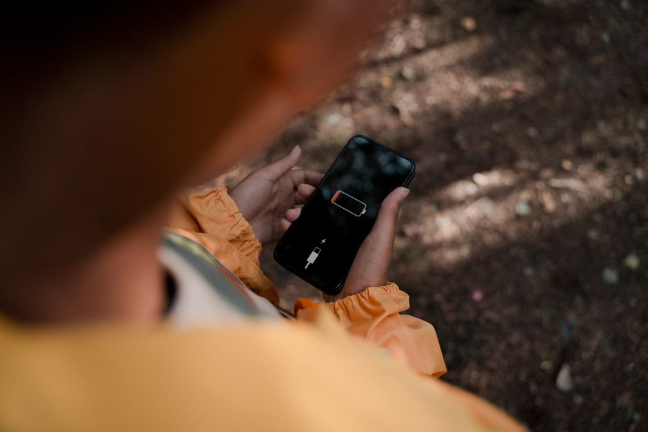 Silicon-Carbon Batteries Hit the Mainstream: 6,000mAh Phones That Stay Thin